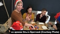 Ольга Братская и ее ученики на арт-терапевтических занятиях в инклюзивном кластере, Братск