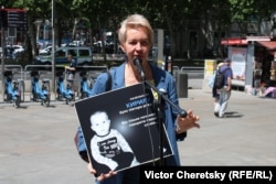 Татьяна Лазарева на митинге "Свободные русские" в Мадриде, Испания. 12 мая 2024 года