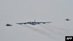 Перелет американского стратегического бомбардировщика B-52 над Украиной