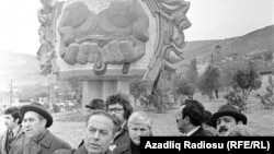 Qüdrətli neftçi əlləri» abidəsinin açılışı - 1979