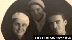 Александр Витте незадолго до второго ареста, с женой (слева) и их знакомой. 1936 г. Москва