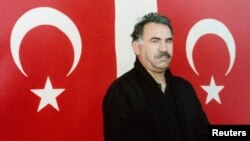 Türkiyə İmralı həbsxanasına gətirilərkən, 1999