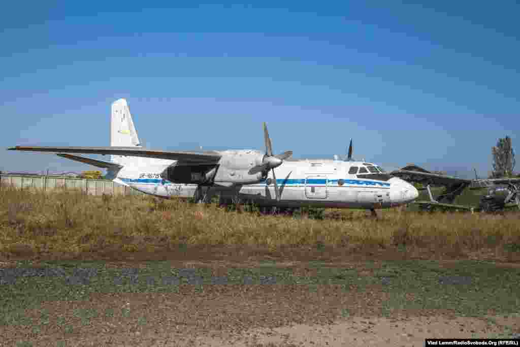 Военно-транспортный самолет Ан-24РТ