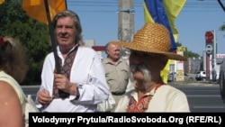 2012 год, Симферополь. Корреспондент Радіо Свобода в Крыму сообщал, что власти Автономной Республики традиционно не были активны в организации празднования Дня Независимости