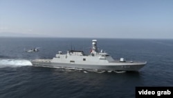 Посадка вертолета S70 Seahawk на палубу турецкого корвета Büyükada класса Ada