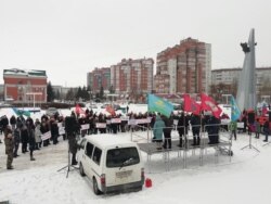 Митинг в поддержку полковника, обвиняемого в обрушении казармы