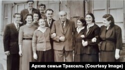 Встреча семьи через 20 лет (крайняя справа Лариса Траксель, слева вверху Ярослав Траксель)