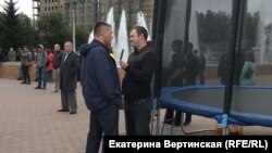 Сергей Беспалов на митинге в Иркутске