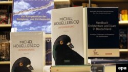 Almaniya - Michel Houellebecq-in "İtaət"i bestsellerdir. 