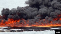 Meksika körfəzində “Deepwater Horizon” yatağındakı neft axıntısı