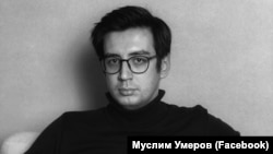 Журналист, ведущий крымскотатарского шоу на «Суспільне радіо» Муслим Умеров