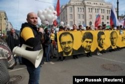 Андрей Пивоваров на акции протеста в Санкт-Петербурге, 1 мая 2017 года